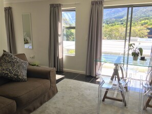 Interior detail - The Rondebosch 517 (Cape Town)