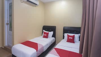 Deluxe Twin Room | Blackout curtains, free WiFi, bed sheets