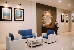 Lobby sitting area - Merlin Hotel (Maumere)
