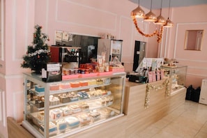 Coffee shop - Merlin Hotel (Maumere)