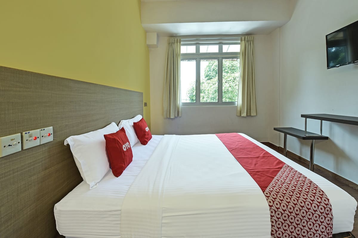 Doppia Deluxe, 1 letto king | 1 camera, una scrivania, Wi-Fi gratuito, lenzuola