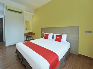 Deluxe Double Room, 1 King Bed | Desk, free WiFi, bed sheets - Hotel O De Perdana Hill (Batu Pahat)