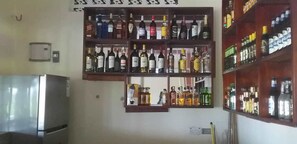 Bar (on property) - Ryan Green and Gardens Hotel (Kabwohe)
