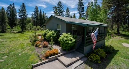 Running Bear · Running Bear on Fort Creek-CraterLake Bungalows