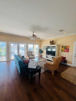 House, 3 Bedrooms | Living area