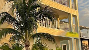 Nhà, 3 phòng ngủ | Ngoại thất