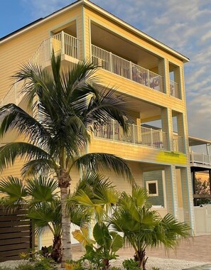 House, 3 Bedrooms | Exterior