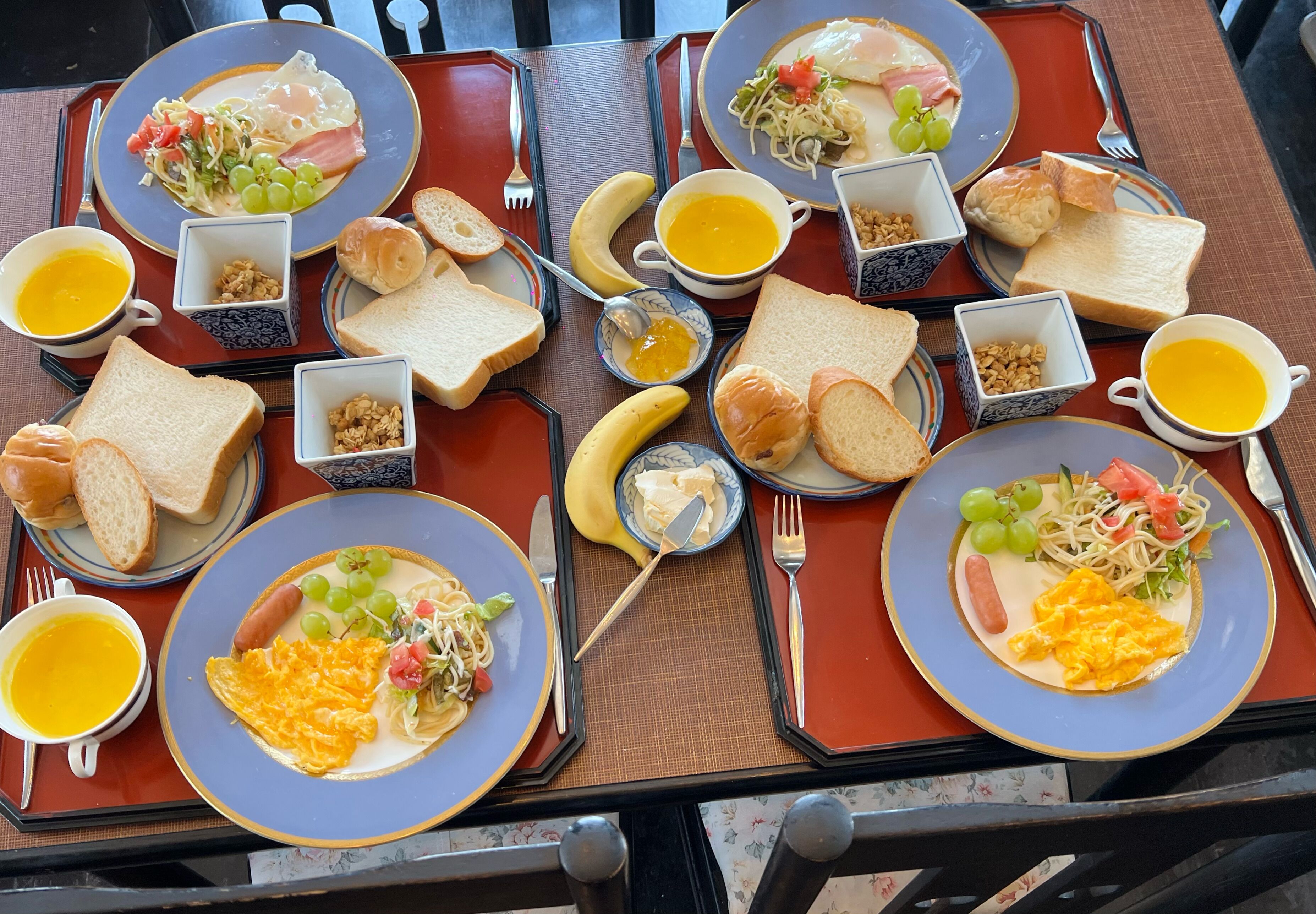 breakfast, lunch, dinner served; garden views