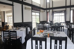 Daily Japanese breakfast (JPY 1200 per person)