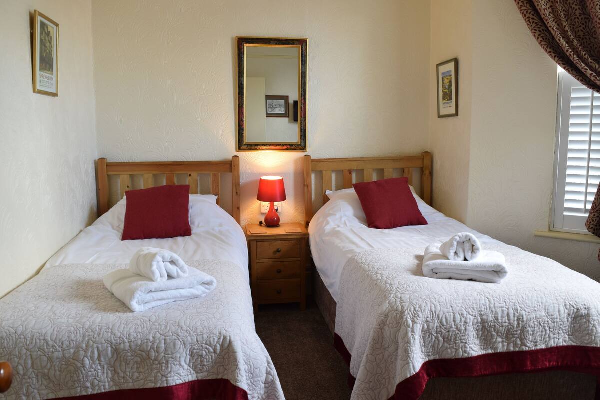 Twin kamer, op benedenverdieping | Gratis wifi, beddengoed