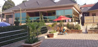 Senevin Gardens Hotel