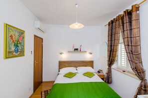 1 bedroom, free WiFi, bed sheets