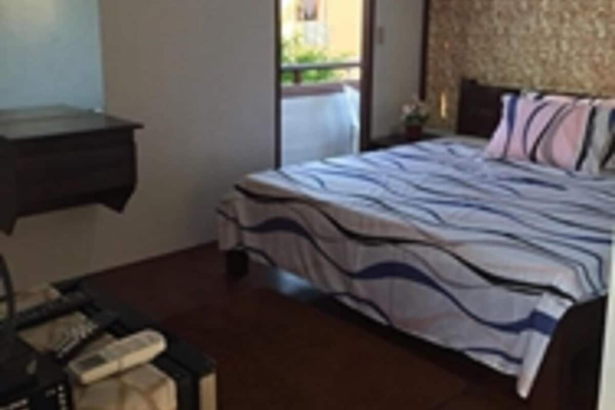 Hypo-allergenic bedding, down duvets, in-room safe