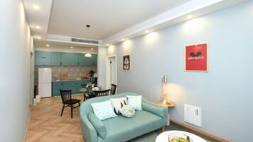 Design-Apartment, 2 Schlafzimmer | Wohnzimmer | LCD-Fernseher