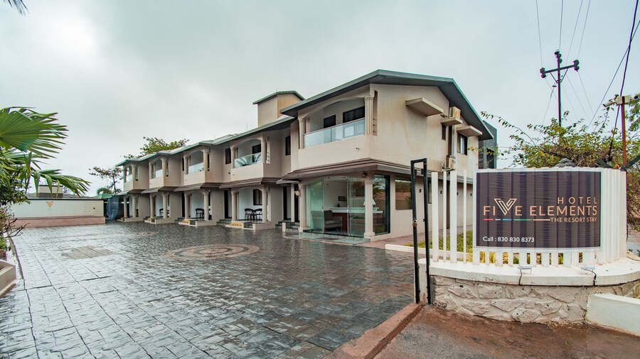 Treebo Five Elements, Lonavala