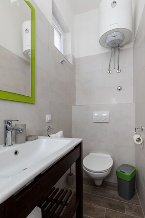 Hair dryer, towels - Apartments Life-Studio Apartment (Dubrovnik)