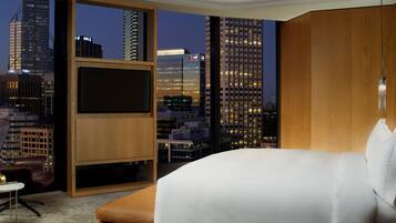 Minibar, in-room safe, individually decorated, individually furnished