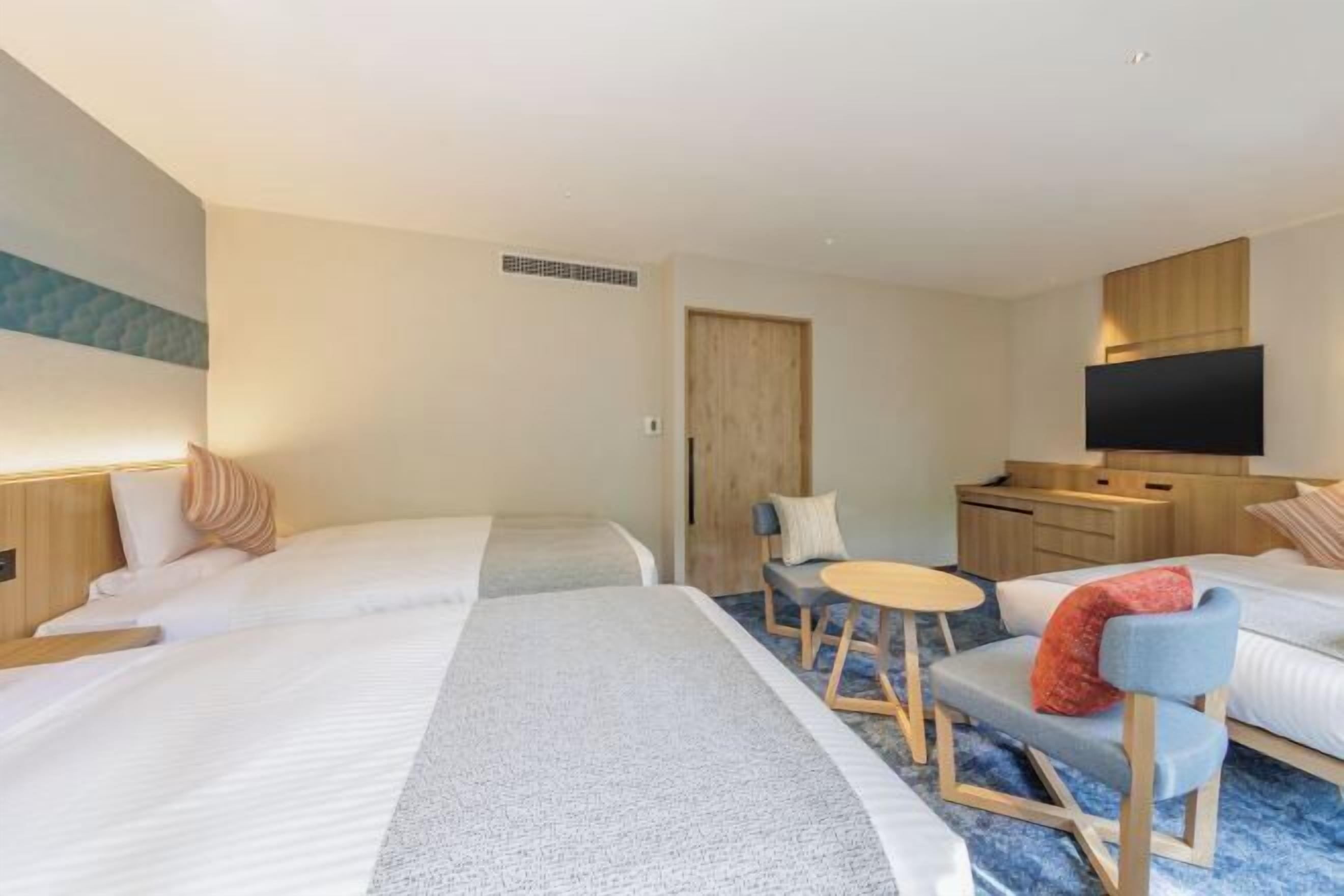 Premium bedding, in-room safe, desk, free WiFi