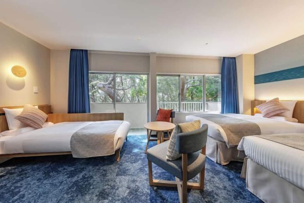 Premium bedding, in-room safe, desk, free WiFi