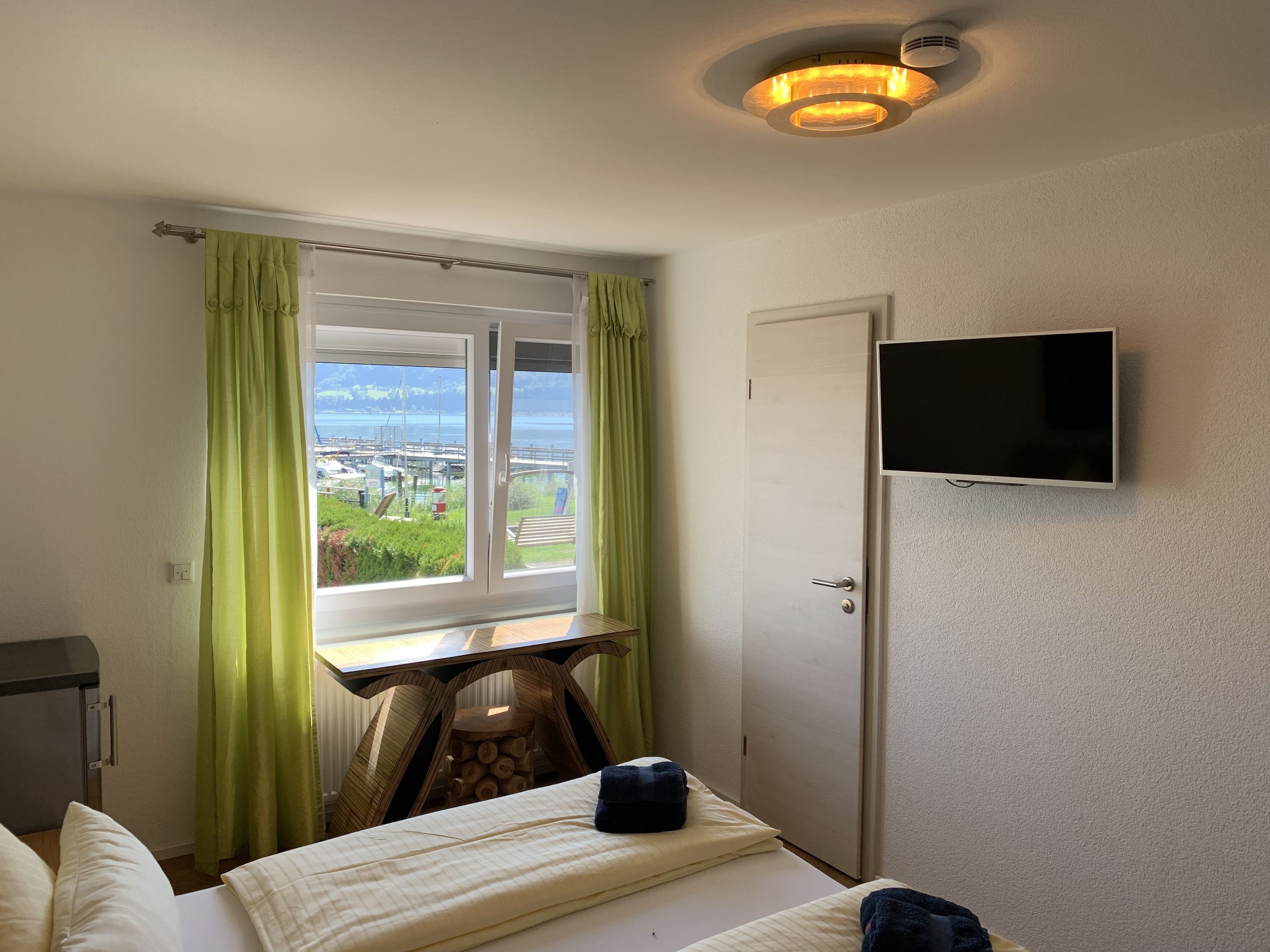 Comfort-Doppelzimmer, Seeblick | Hochwertige Bettwaren, kostenlose Babybetten, kostenloses WLAN