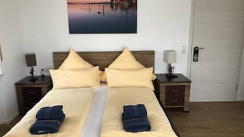 Comfort-Doppelzimmer, Seeblick | Hochwertige Bettwaren, kostenlose Babybetten, kostenloses WLAN
