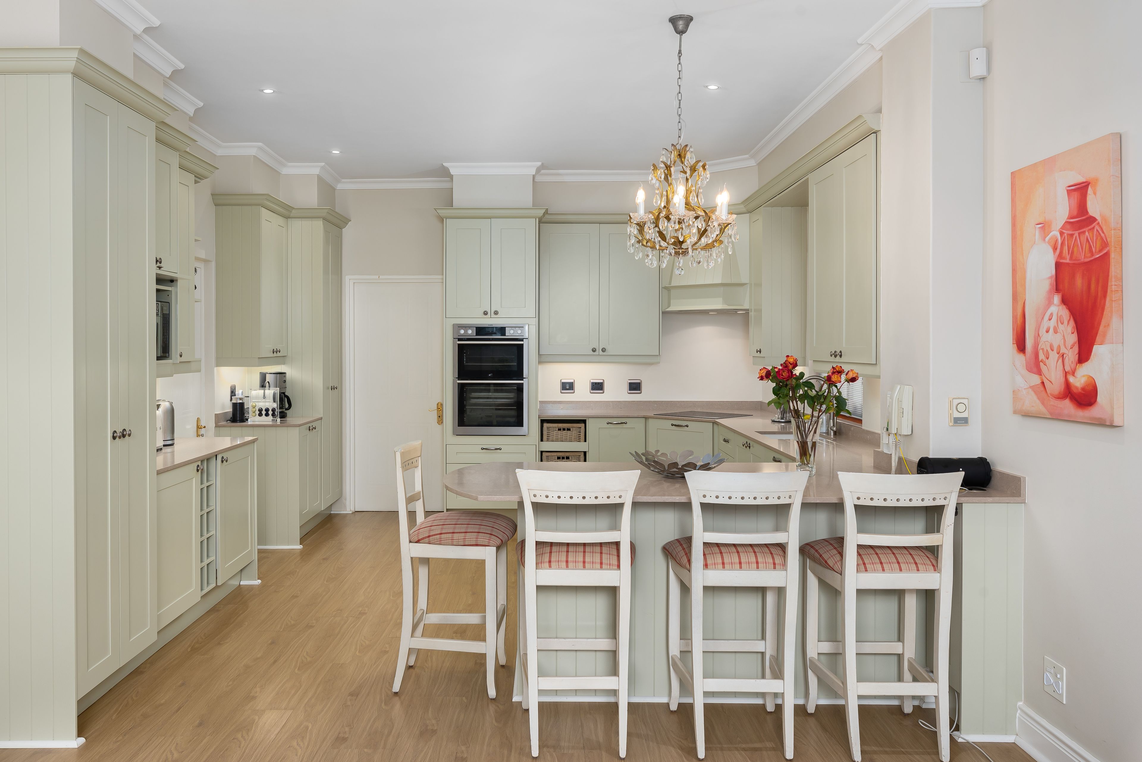 Classic House, 4 Bedrooms | Private kitchen | Fridge, microwave, oven, stovetop