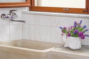 Kostenlose Toilettenartikel, Haartrockner, Handtücher