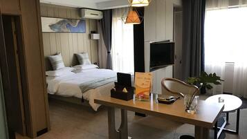 Twin Room | Desk, free WiFi