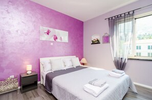 Iron/ironing board, free WiFi, bed sheets