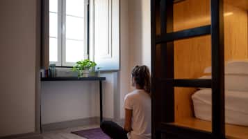 Shared Dormitory, Mixed Dorm, Shared Bathroom (1 bed in 8-bed dorm)