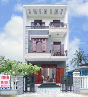 Façana frontal de l'allotjament