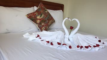 Standard Double Room | In-room safe, desk, blackout drapes, soundproofing