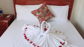 Standard Double Room | In-room safe, desk, blackout drapes, soundproofing