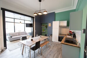 Departamento ejecutivo, baño en la habitación | Restaurante