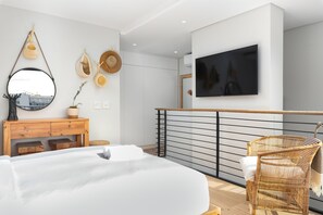 Classic Apartment | 1 bedroom, in-room safe, laptop workspace, iron/ironing board
