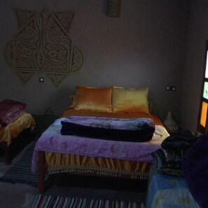 Family Room | Free WiFi, bed sheets - Riad La Kasbah (Tamezmoute)