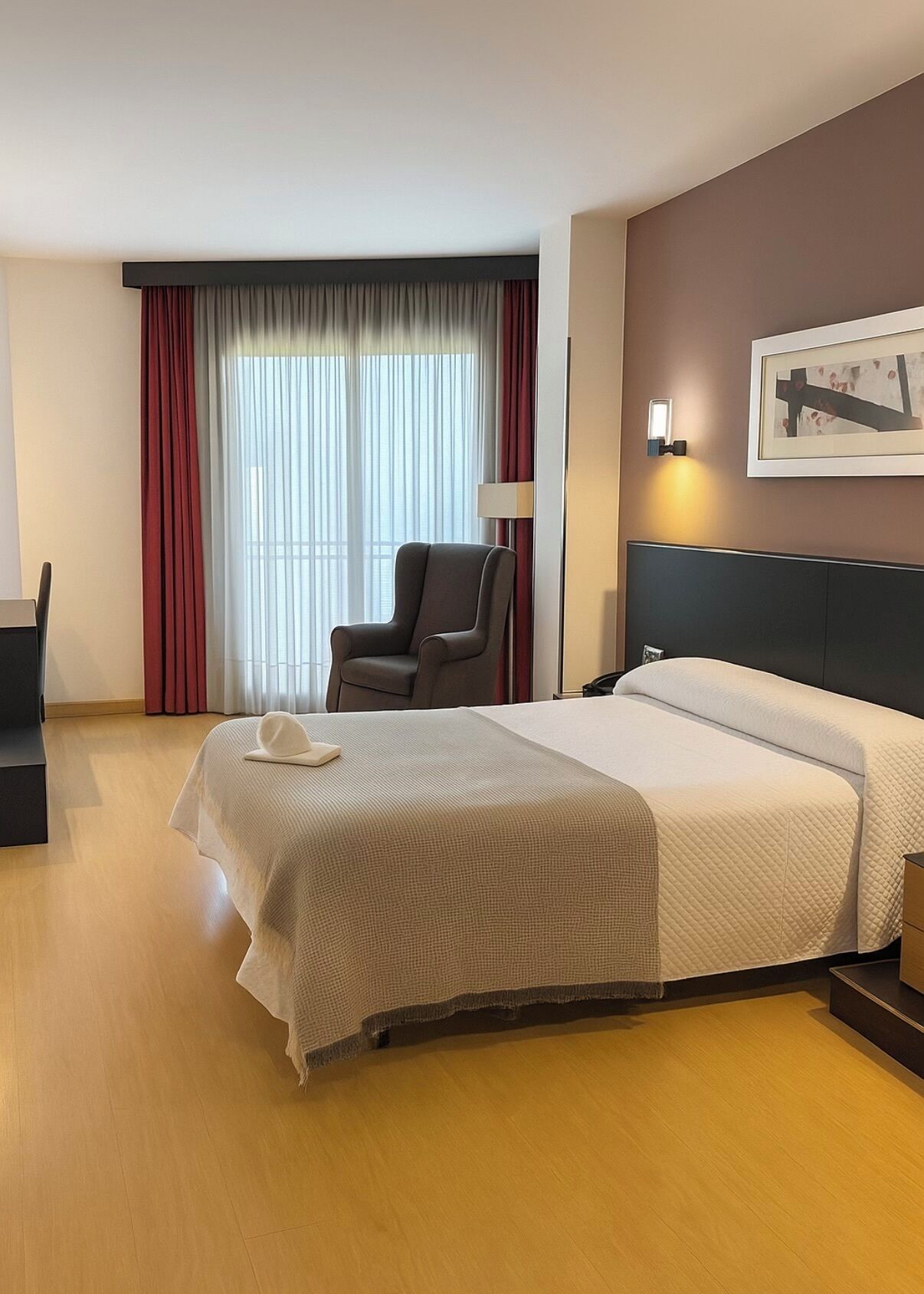 Comfort Double Room | Minibar, in-room safe, desk