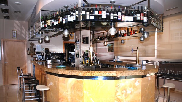 Bar (en la propiedad)