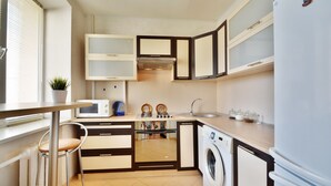 Căn hộ (Nezavisimosty prospect 52/4) | Bếp riêng | Tủ lạnh, lò vi sóng, bếp nấu, ấm điện