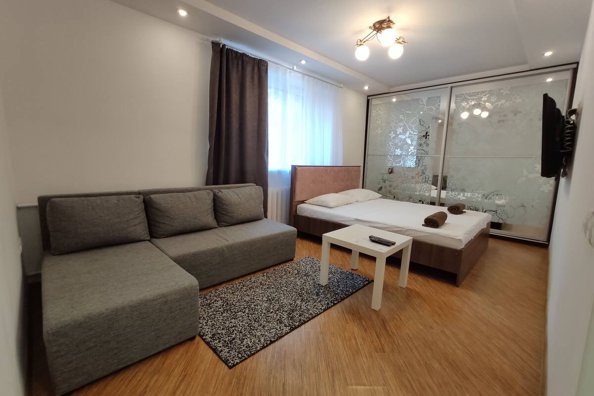 Căn hộ (Zolotaya gorka street 6) | Phòng khách | Smart TV 