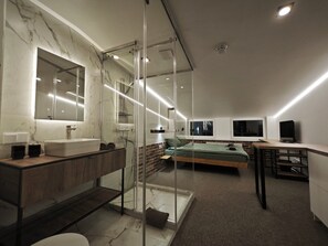 Deluxe Room, Non Smoking, Courtyard View