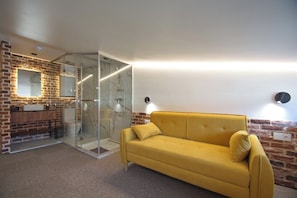 Loft, Non Smoking, Courtyard View | Living area | TV