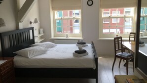 Double Room | Minibar, desk, iron/ironing board, rollaway beds - B&B Boterton (Koog aan de Zaan)