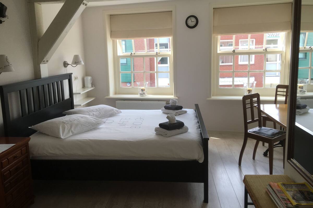 Tweepersoonskamer | Een minibar, individueel gedecoreerd, individueel gemeubileerd