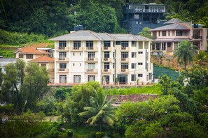 واجهة المنشأة