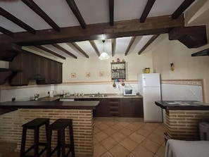 Frigorifero, microonde, forno, macchina per tè/caffè