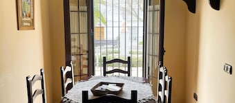 Grazalema - La Tassone: Charming house, fireplace and terrace