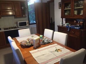 Free daily local cuisine breakfast