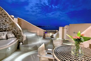 Outdoor dining - Avax Villa by K&K, Oia (Oia)