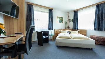 Minibar, Schreibtisch, Verdunkelungsvorhänge, schallisolierte Zimmer